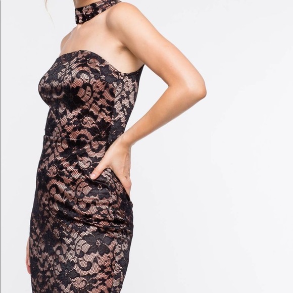 Lace up halter Dress - Picture 4 of 5